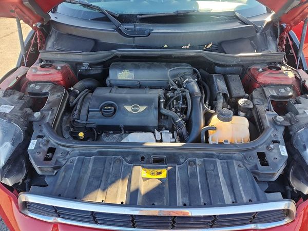 2013 MINI COOPER — Engine bay