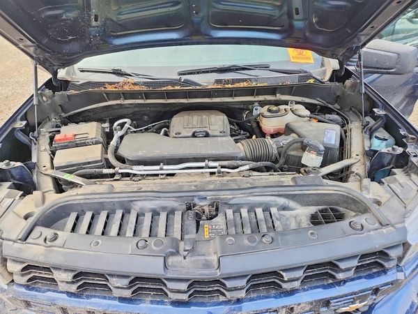 2021 CHEVROLET SILVERADO Custom — Engine bay