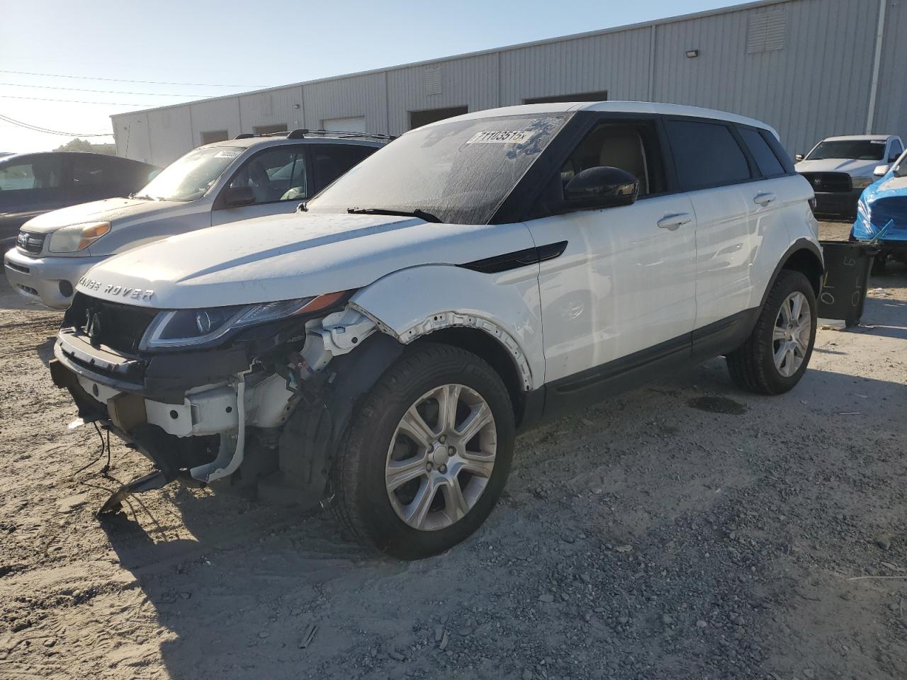 2017 LAND ROVER RANGE ROVER EVOQUE SE — Front 3/4