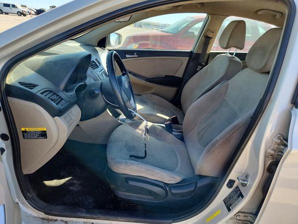 2017 HYUNDAI ACCENT SE Base — DENT