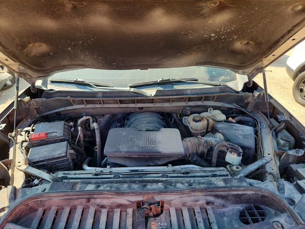 2023 CHEVROLET SILVERADO LT — Engine bay