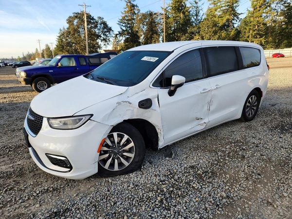 2023 CHRYSLER PACIFICA Touring L — Front 3/4