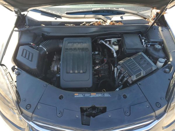 2017 CHEVROLET EQUINOX LT / FL — Engine bay