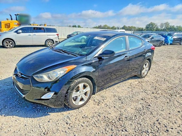 2013 HYUNDAI ELANTRA — DSFA — Front 3/4