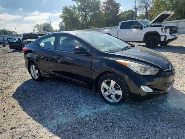 2013 HYUNDAI ELANTRA — Passenger 3/4