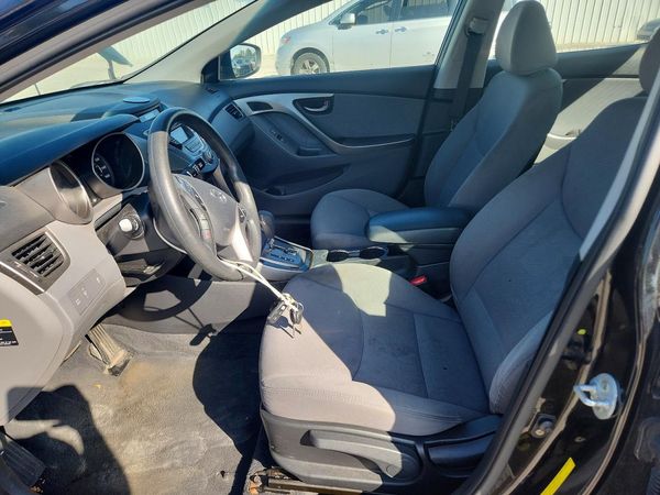 2013 HYUNDAI ELANTRA — DENT