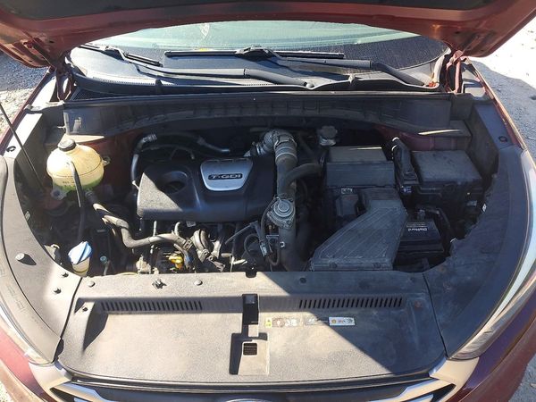 2017 HYUNDAI TUCSON — Engine bay