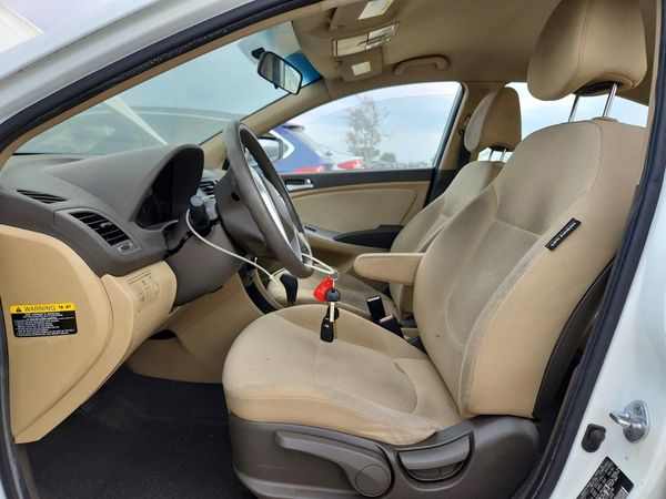 2013 HYUNDAI ACCENT GLS, GS — DENT