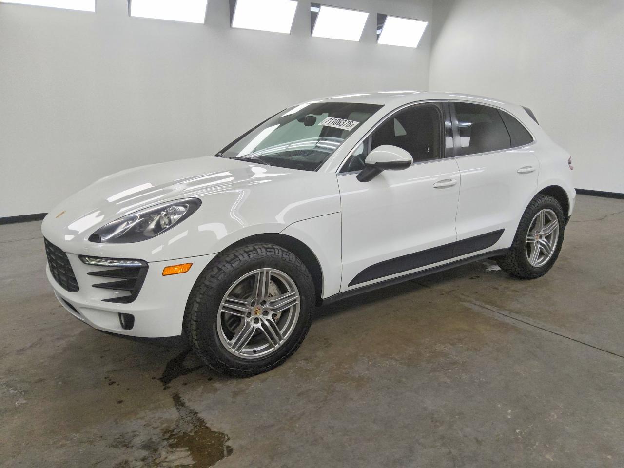 2015 PORSCHE MACAN — Front 3/4