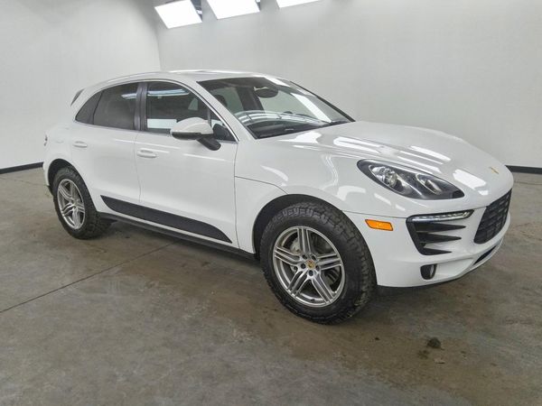 2015 PORSCHE MACAN — Passenger 3/4