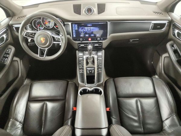 2015 PORSCHE MACAN — CKPT