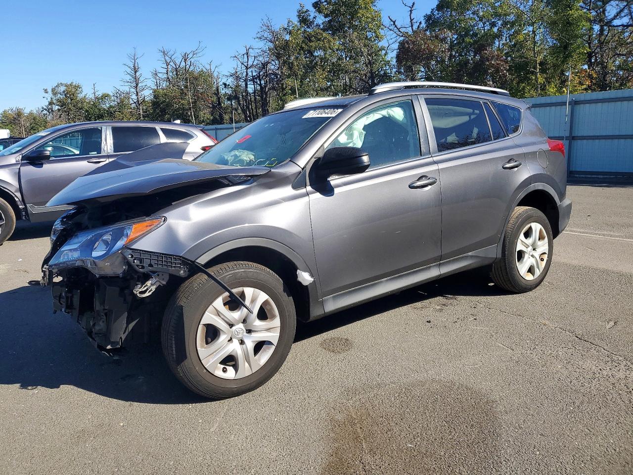 2015 TOYOTA RAV4 LE (X Grade) — Front 3/4