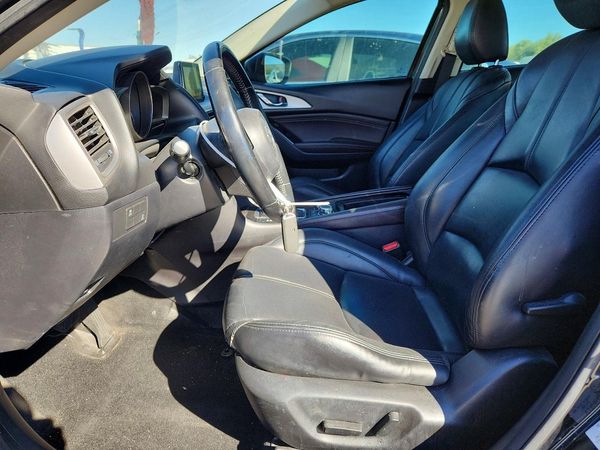 2018 MAZDA 3 Touring — DENT