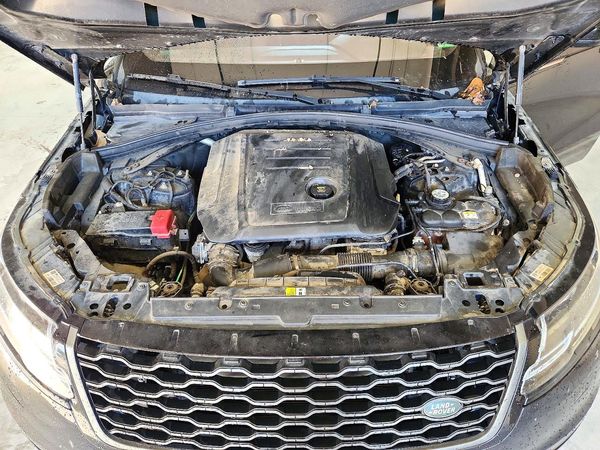2018 LAND ROVER RANGEROVER R-Dynamic SE — Engine bay