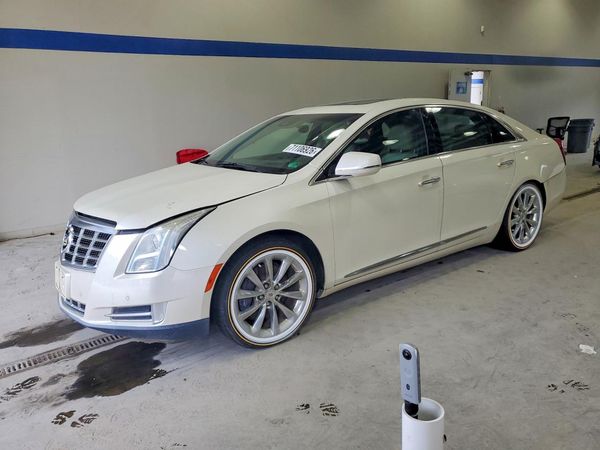 2014 CADILLAC XTS Premium — Front 3/4