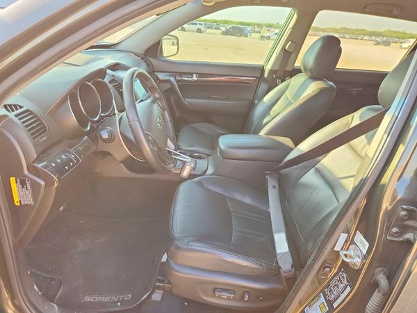 2013 KIA SORENTO EX — DENT
