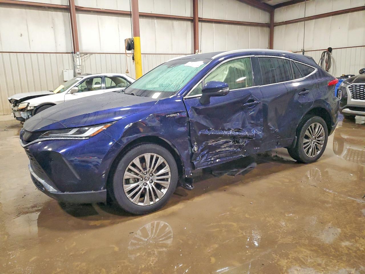 2021 TOYOTA VENZA — Front 3/4