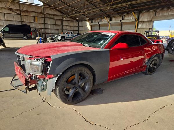 2013 CHEVROLET CAMARO LT — Front 3/4