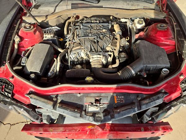 2013 CHEVROLET CAMARO LT — Engine bay