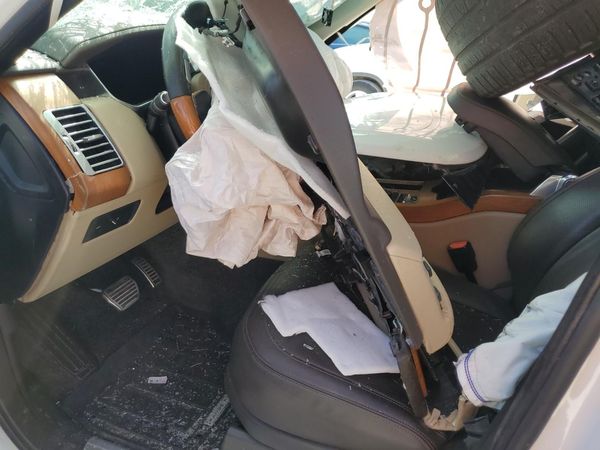 2021 LAND ROVER RANGEROVER — DENT