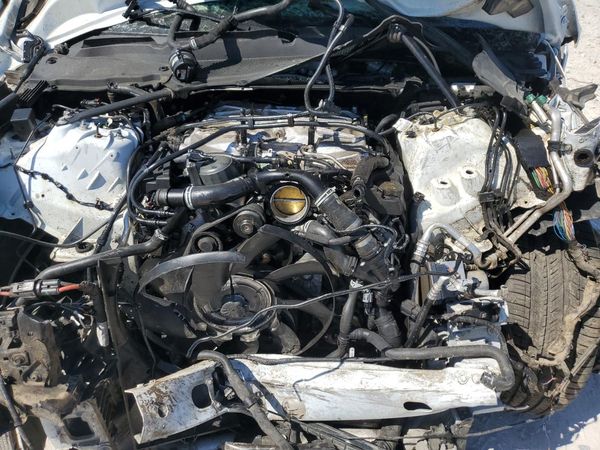 2021 LAND ROVER RANGEROVER — Engine bay