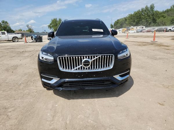 2021 VOLVO XC90