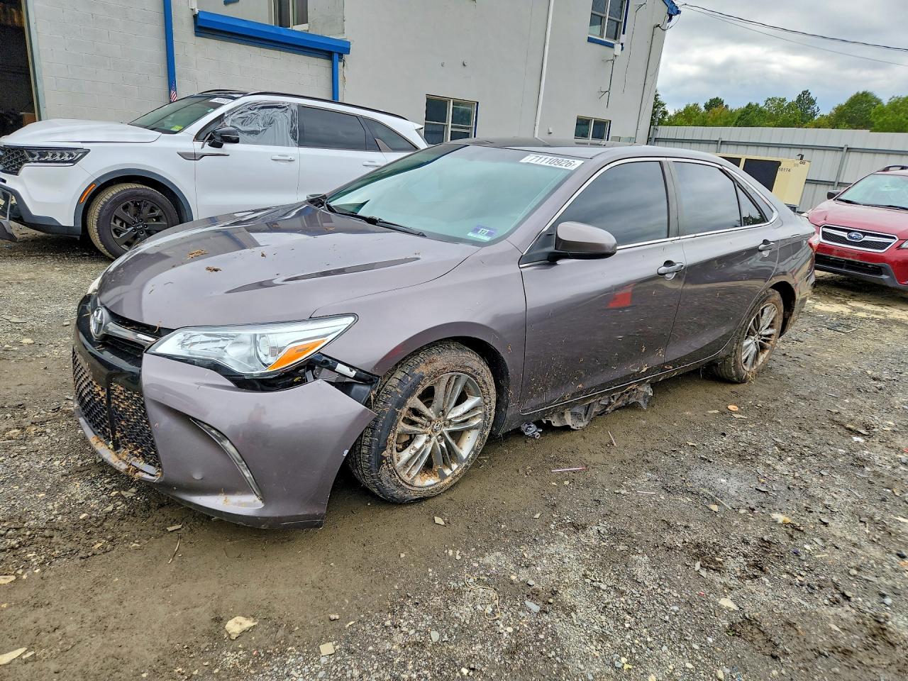 2015 TOYOTA CAMRY — Front 3/4