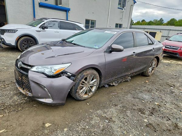 2015 TOYOTA CAMRY — DSFA — Front 3/4
