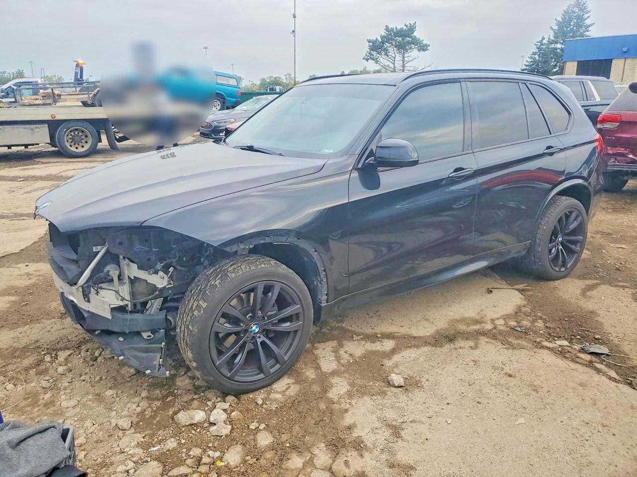 2015 BMW X5 xDrive35i — Front 3/4