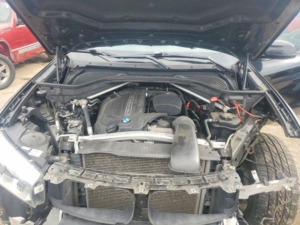 2015 BMW X5 xDrive35i — Engine bay