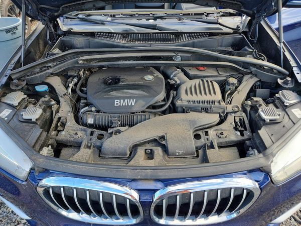 2016 BMW X1 xDrive28i — Engine bay