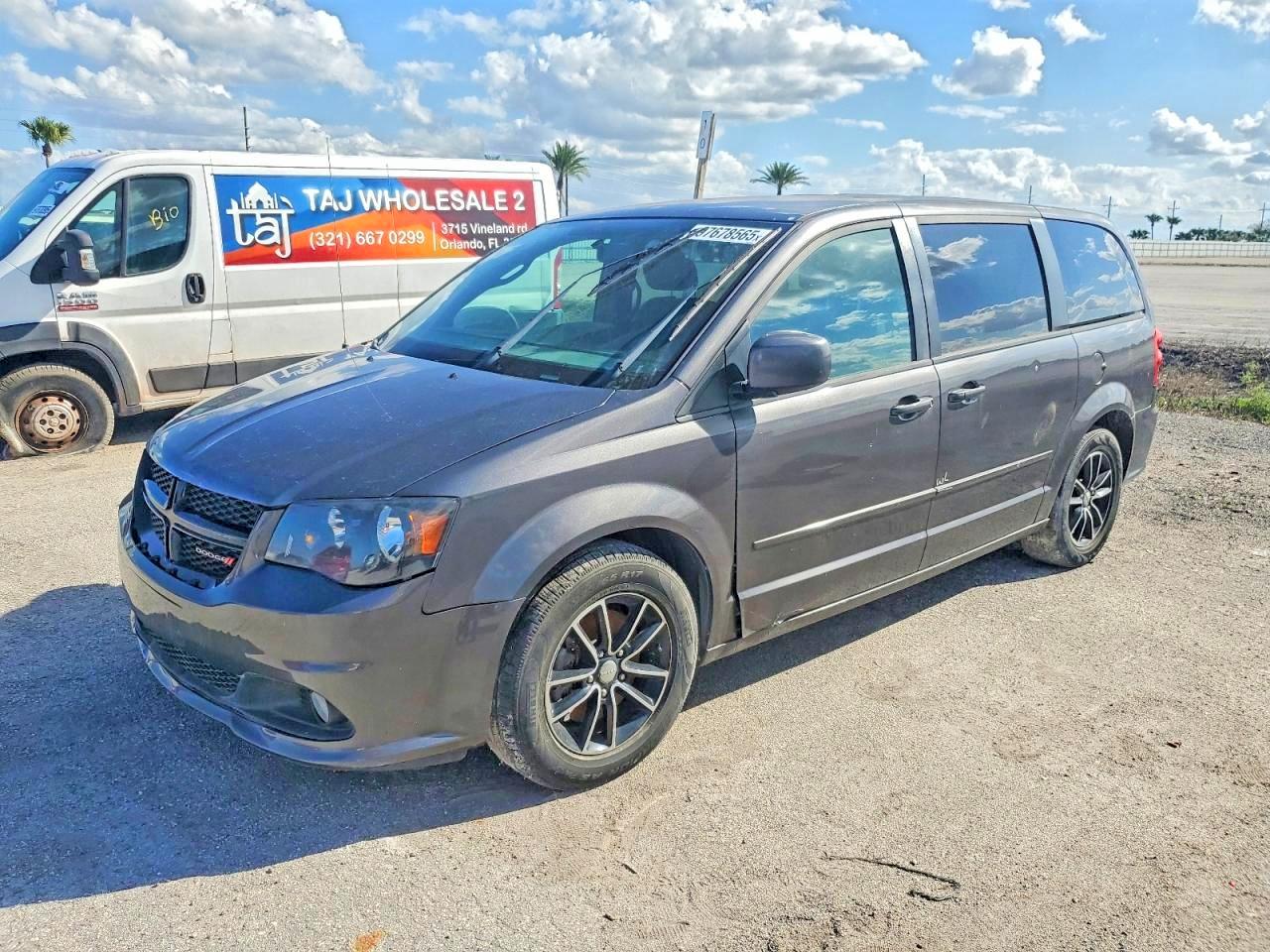 2015 DODGE CARAVAN SXT — Front 3/4