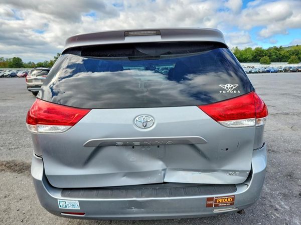2014 TOYOTA SIENNA — DIRR