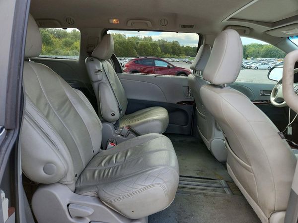2014 TOYOTA SIENNA — PSRS