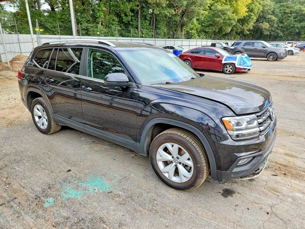 2018 VOLKSWAGEN ATLAS SE — Passenger 3/4