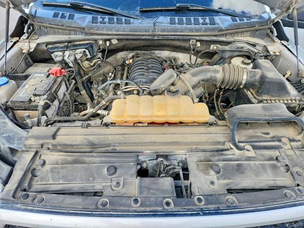 2018 FORD F150 — Engine bay