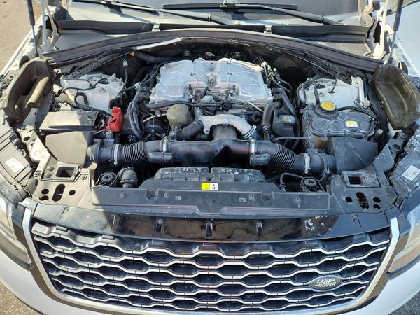 2018 LAND ROVER RANGEROVER S — Engine bay
