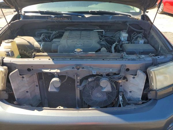 2014 TOYOTA SEQUOIA LI Limited Grade — Engine bay