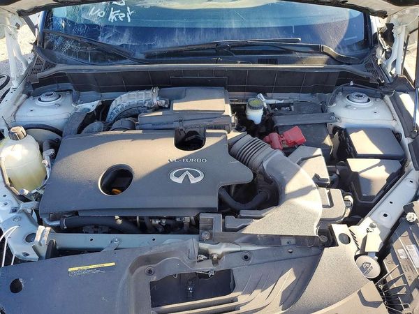 2020 INFINITI QX50 — Engine bay