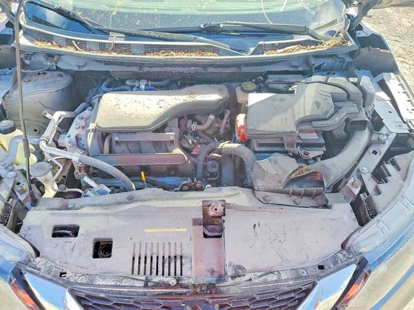 2020 NISSAN ROGUE — Engine bay