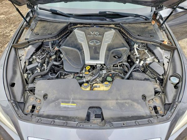 2017 INFINITI Q50 — Engine bay