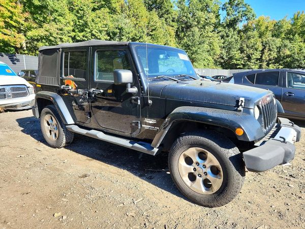 2014 JEEP WRANGLER Sahara — Passenger 3/4