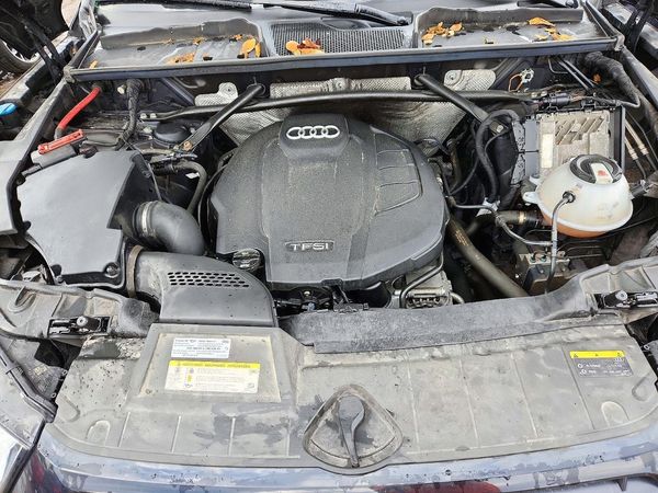 2019 AUDI Q5 — Engine bay