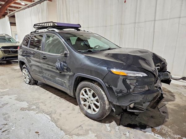 2015 JEEP CHEROKEE Latitude — Passenger 3/4