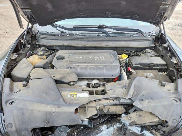 2015 JEEP CHEROKEE Latitude — Engine bay