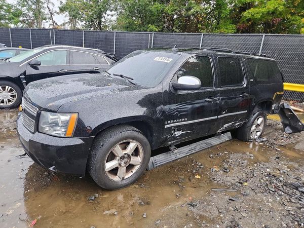 2014 CHEVROLET SUBURBAN LTZ — Front 3/4
