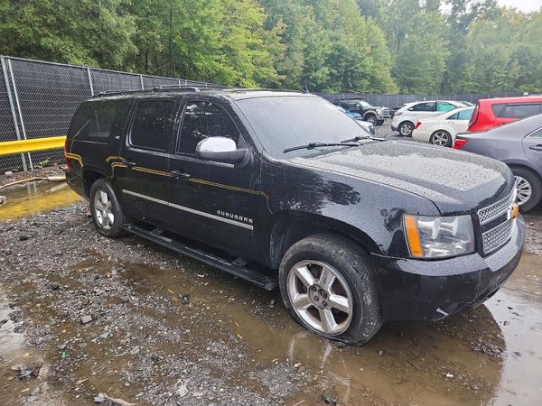 2014 CHEVROLET SUBURBAN LTZ — Passenger 3/4