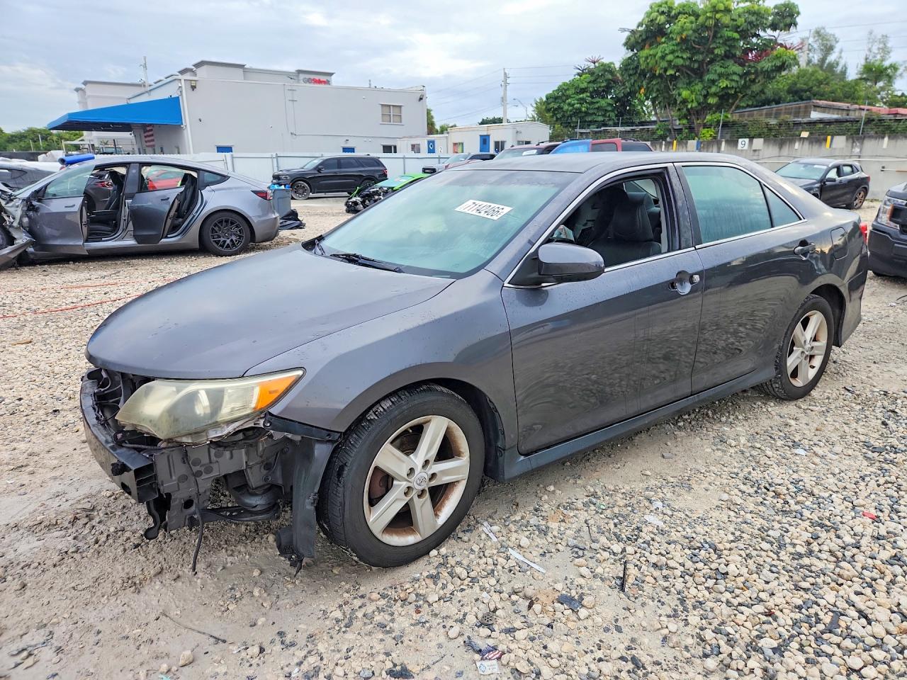 2012 TOYOTA CAMRY — Front 3/4