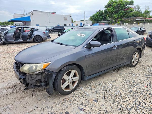 2012 TOYOTA CAMRY — Front 3/4