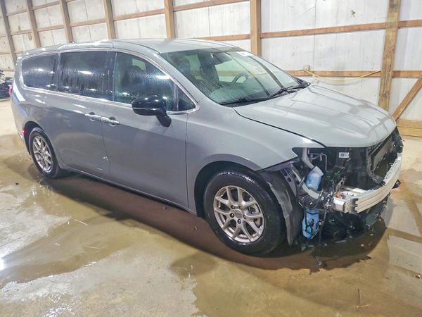 2025 CHRYSLER PACIFICA Select — Passenger 3/4